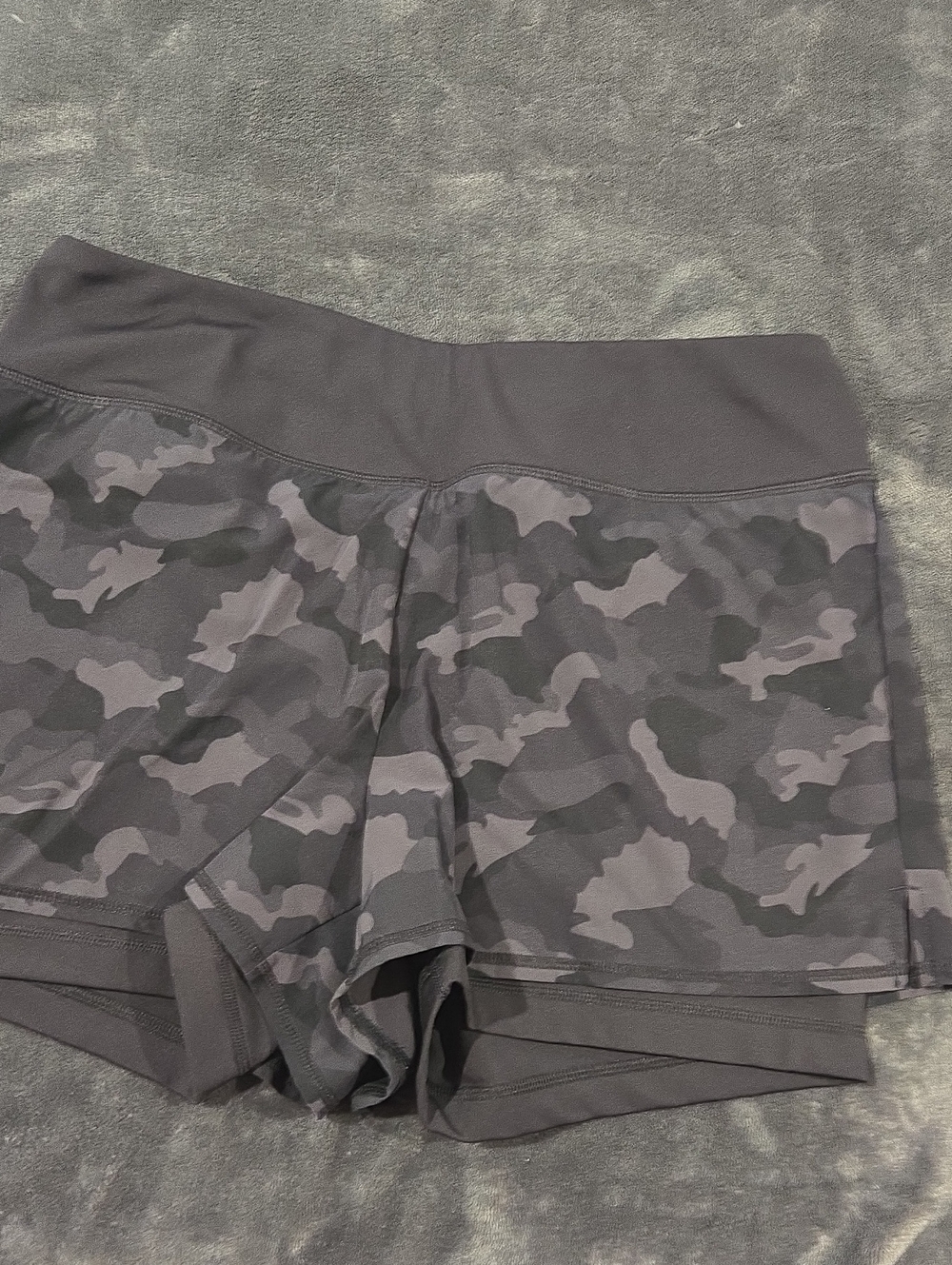 90 Degree By Reflex Black & Charcoal Camo High-Rise Bike Shorts